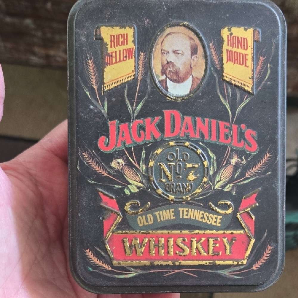 VINTAGE 1981 Jack Daniel’s 90 Proof Collector Tin & Bottle Set - Rare  (BIN 008)
